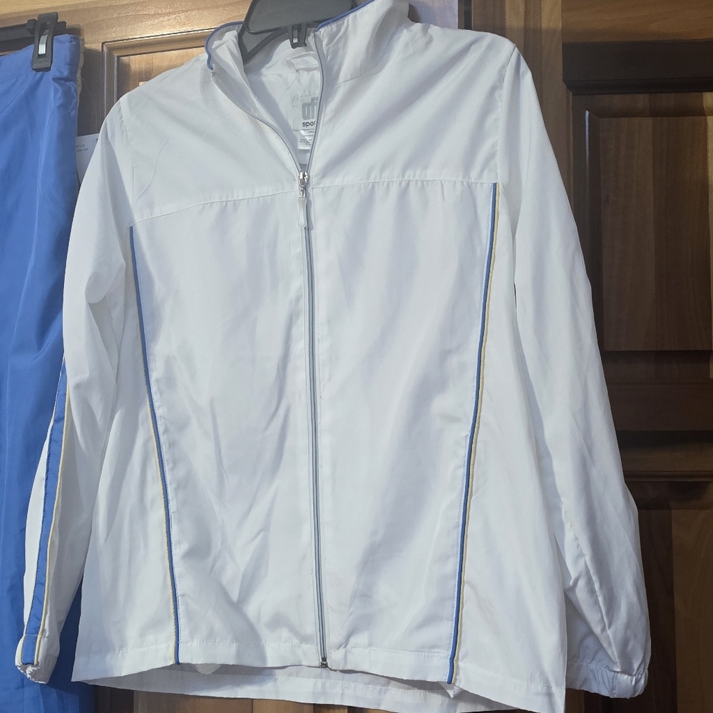 Jogging suit - Picture 4 of 8